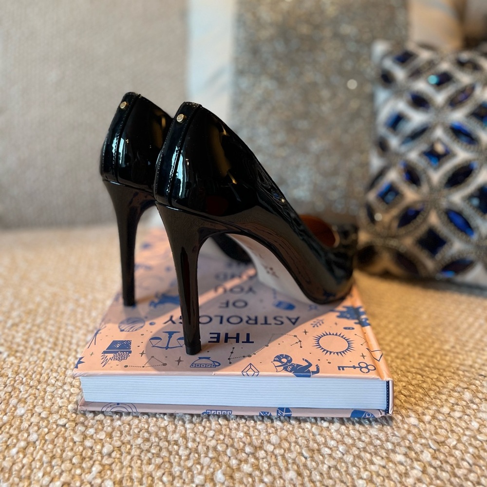 BCBGeneration Heels - Picture 2 of 3